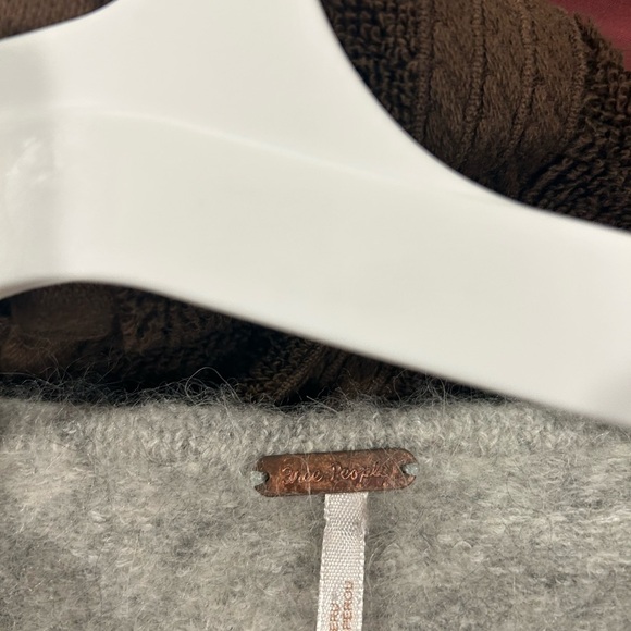 Free People Soft Gray V-Neck Sweater - Picture 2 of 4